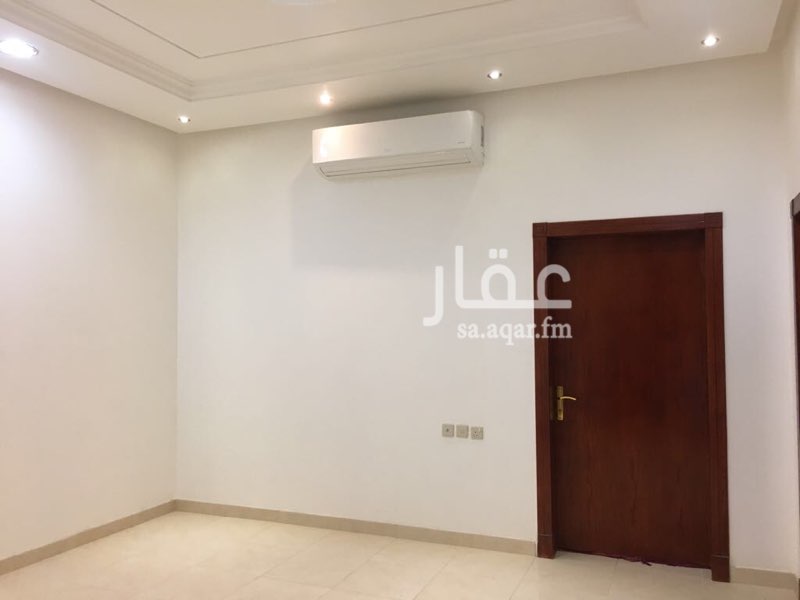1570554 شقة ثلاث غرف ثلاث حمامات مكيفات اسبليت المطبخ مركب غاز مركزي موقف السيارة خاص