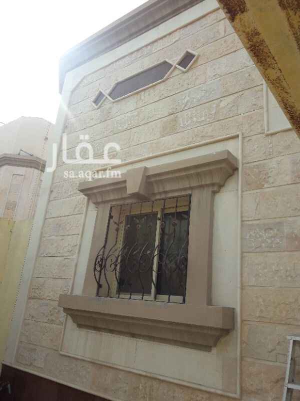 1350436 للأيجار دور كامل بحي الجسر
مكون من :-
٣غرف نوم وحده منهم ماستر
صالتين مفتوحات على بعض
غرفة طعام
مجلس رجال
مطبخ
مستودع
غرفة غسيل
غرفة خادمه
حوش بركنق
الايجار بالاثاث ب٦٢ الف سنه كاش
الايجار بالاثاث ٦٧٠٠٠ الف على دفعتين كل ٦شهور ٣٥٠٠٠ الف ريال
الايجار من غير الاثاث ب٤٥٠٠٠ كاش سنه
الايجار من غير الاثاث ب٥٠٠٠٠ على دفعتين ٢٥٠٠٠ كل ٦ شهور