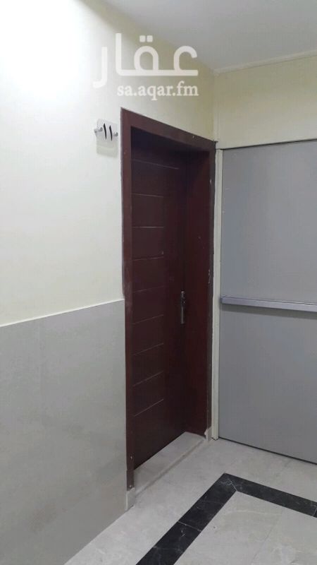1358227 للبيع شقه تقبل الصندوق العقاري
خلف المجمع الشبيلي
مكونه من ٣غرف نوم ٣دورات مياه مطبخ صاله مجلس رجال