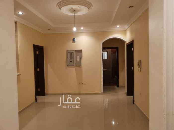1579790 شقة جديدة فاخرة للايجاااااار بمخطط الحرمين1 خلف محطة المروة ومخازن المملكة
مساحة 165م
5 غرف __مدخل واحد __3دورات مياه -__موقف سيارة __خزان مستقل __الدور الثاني ___خلفية __
الإيجار /27,000دفعتين