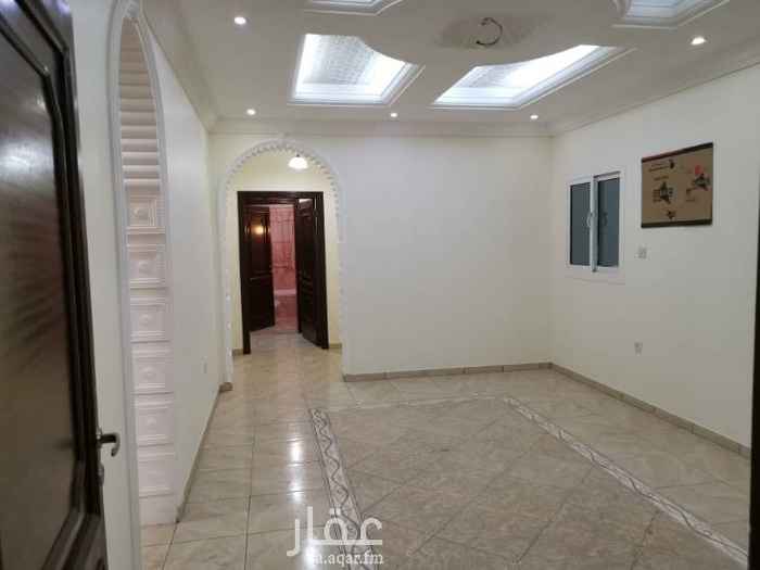 1587294 شقة للايجار بمخطط الحرمين خلف محطة المروة
واسعة __واجهة شرقية مساحة 150م
4غرف __صالة جانبيه __مطبخ راكب __مدخلين __3 دورات مياه
الدور الرابع
الإيجار السنوي /26,000 نهائي.