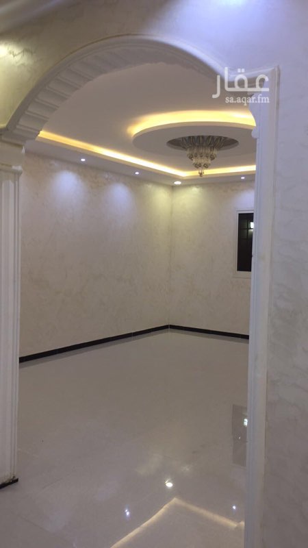 1463871 دور أرضي للإيجار ٣٦٠٠٠ ع دفعتين
شارع ٣٠ م
ديكورات جديده 💫
موقع ممتاز جداً 💫
مشب
مجلس
مقلط
صاله
٣ غرف نوم
مطبخ
للإستفسار : أبوياسر : ٠٥٤٠٥٤٠٥١٨