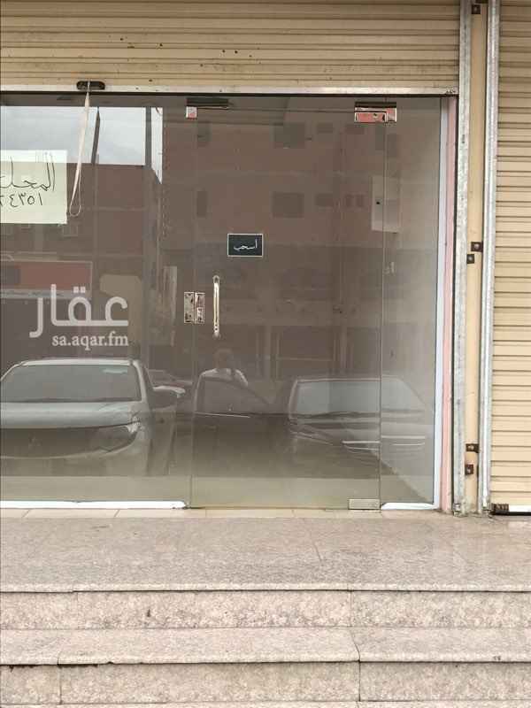 1384533 محل على شارع تجاري حي وشارع رئيسي مجهز بكامل الديكورات الحديثه والسقف جبس كامل اضائه لدات داخليه