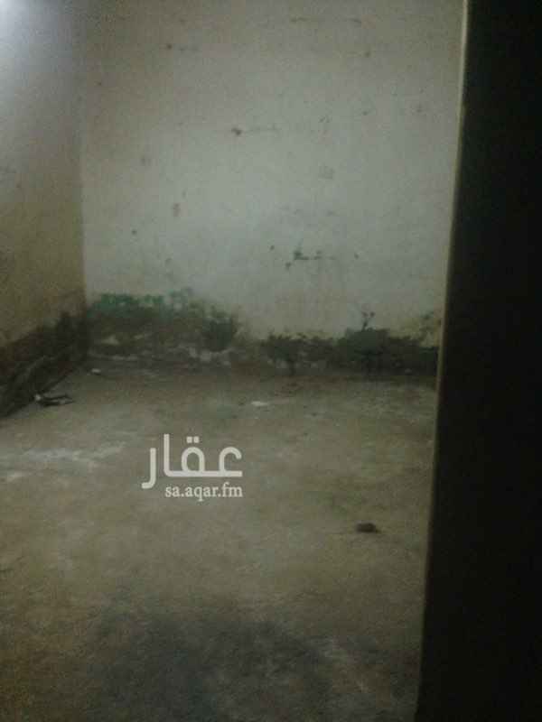 1005934 المبلغ المطلوب فقط الف ريال ايجار شهري عوائل واذا عزاب ب١٥٠٠ وشركة فقط بعقد سنوي
يوجد ماء كهرباء صرف صحي قريب جدا من شارع الأمير عبدالمجيد جوار المسجد الي خلف محطة الصيعري ممتاز كسكن لعمال الشركات كودو دايكن سامسونج والمجمعات التجارية على استعداد لإعادة الترميم اذا العقد ٥سنوات