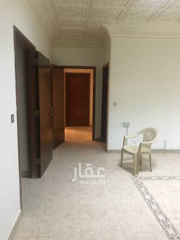 1273697 بجوار العثيم مول
على شارعين
دور ونصف
الدور الارضي ( 3 غرف + مجلسين + صالة + ثلاث دورات مياه )
الدور العلوي ( غرفة مع حمامها )
يوجد باب كهرب
البيت مرممه قبل ممكن سنتين
للتواصل 0540837211