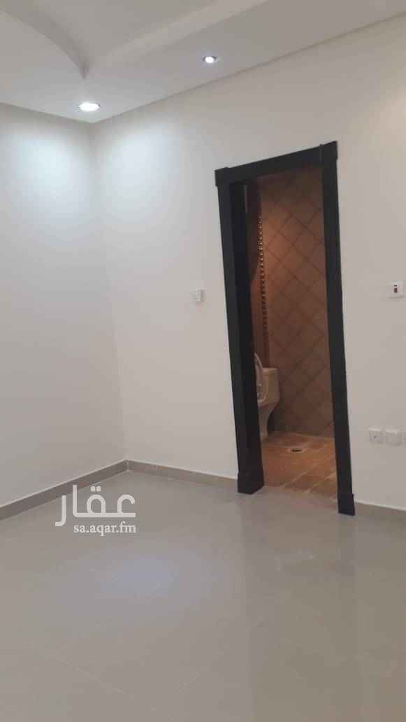 1497190 دور للايجار ... دور اول وفوق شقه .... مكون من مجلس ومقلط و٣ غرف نوم منهم غرفه ماستر .. وصاله ومطبخ و٣ دورات مياه ... راكب مطبخ .. مساحة الغرف كبيره ... الدور مشترك مع شقه فوق.....