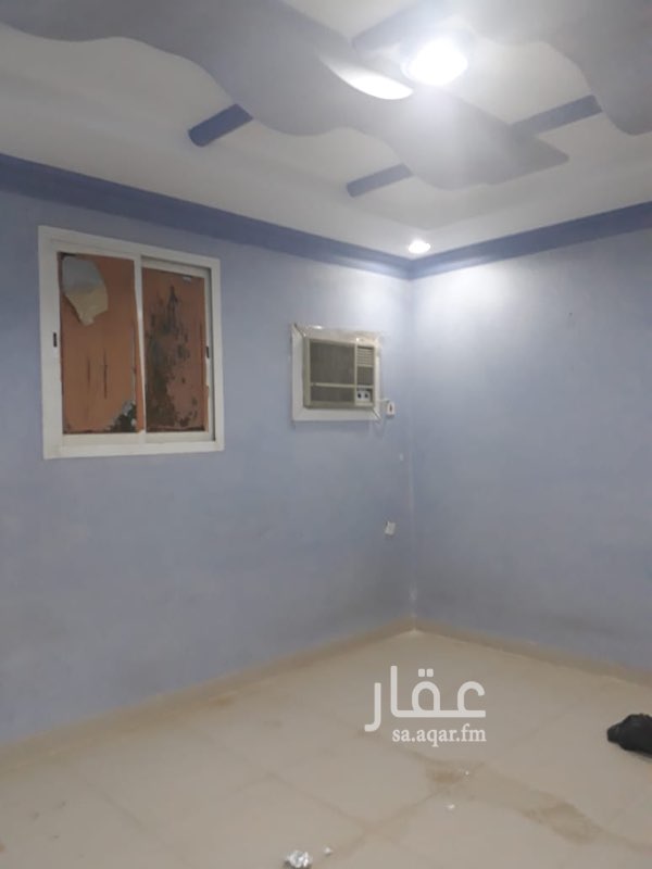 1631660 شقة عوايل بفيلا غرفة وصالة وحمام ومطبخ راكب مكيفات ومطبخ نظيفة دور اول السعر ١٥ الف