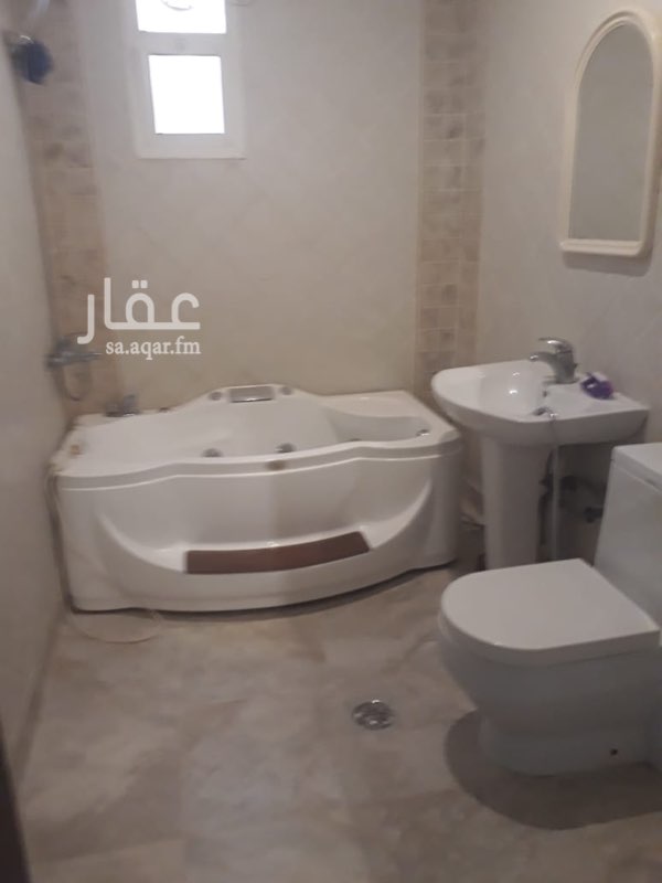 1642356 شقة عوايل بفيلا دور اول مكونه من. مجلس ومقلط وصاله وغرفتين نوم وحمامين ومطبخ راكب مكيفات ومطبخ نظيفة السعر ٢٨ الف
