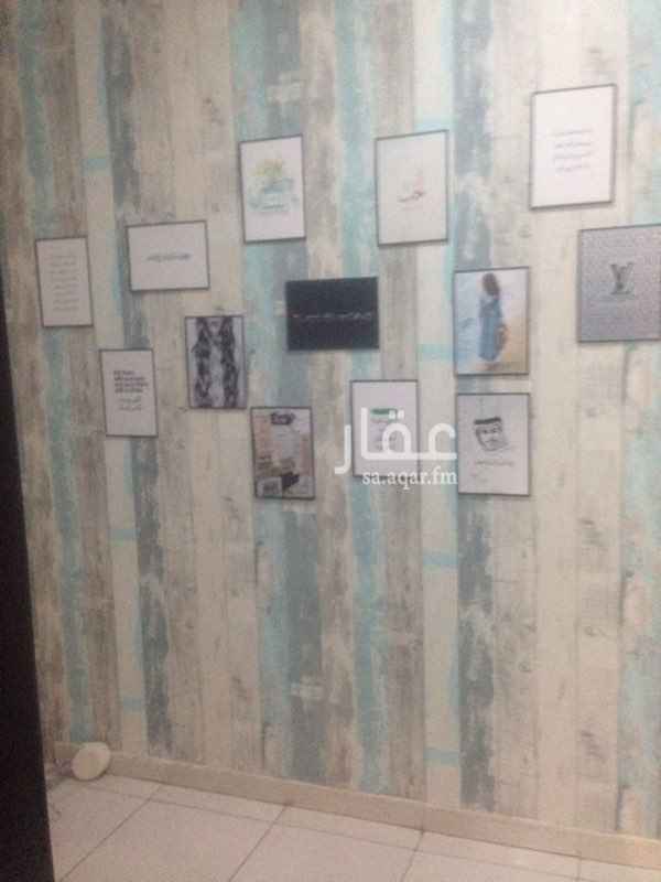 1697403 شقة عوايل غرفتين وصالة وحمام ومطبخ راكب مكيفات ومطبخ نظيفة السعر ٢٠ الف