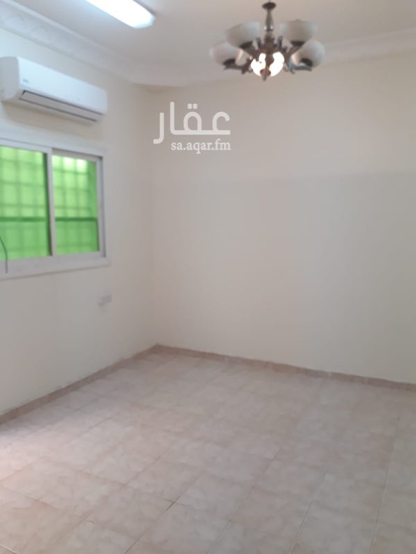 1750326 شقة عوايل غرفة وصالة وحمام ومطبخ راكب مكيفات ومطبخ نظيفة السعر ١٦ الف
