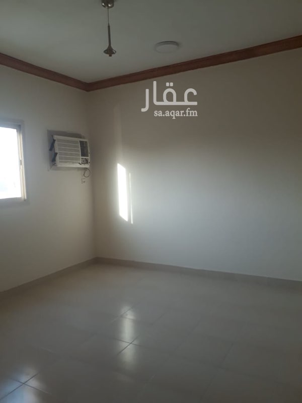 1752548 شقة عزاب عبارة عن غرفتين وصالة وحمام ومطبخ راكب مكيفات ومطبخ السعر ١٩ الف