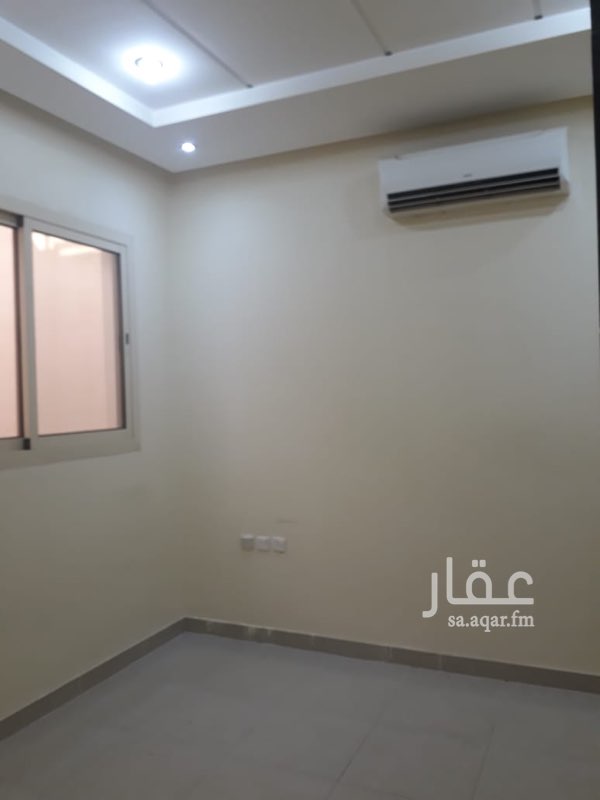 1752561 شقة عزاب عرفة وحمام راكب مكيف اسبلت نظيفة السعر ١١ الف
