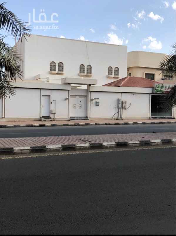 1528868 * فيلا في حي الجامعيين ٨٠٠ م شارع عبدالعزيز بن باز شارعين ٣٠ تجاري شمالي و٢٠ جنوبي ومسطح
* مساحة البناء ٦٥٠ م
* يوجد محل ٧*٦ و مشغل نسائي ٨٠ متر
* عليه بنك عقاري تقريبا 118000 الف