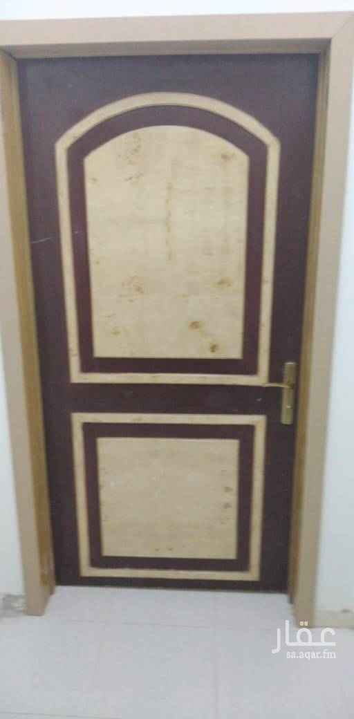 1685163 شقه للإيجار عوائل غرفة وحمام مجدده بالكامل مكيف اسبلت راكب
موقع متميز متوفر جميع الخدمات قريبه من طريق الملك مباشرة
حي اشبيليه شارع بحر العرب