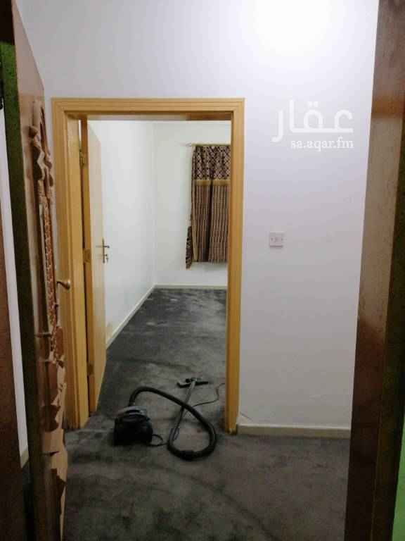 1691428 شقه للإيجار عوائل ٣ غرف وصاله و٣ حمامات ومطبخ
مجدده مكيفات اسبلت راكبه ومطبخ راكب
حي الحمراء شارع البحار
قريبه من طريق الملك عبدالله ومن الإمام سعود وخالد بن الوليد