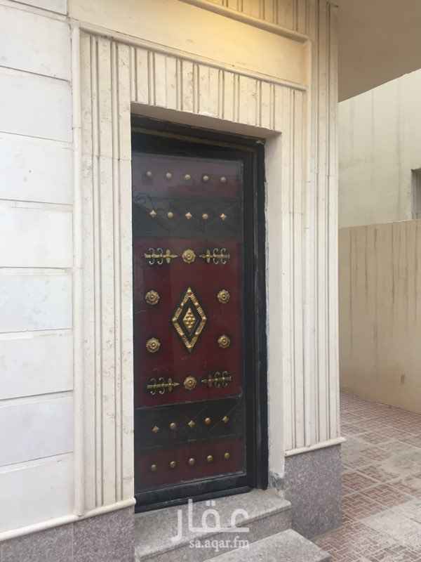 1465413 فله مساحة ٣٠٠ م اللايجار
