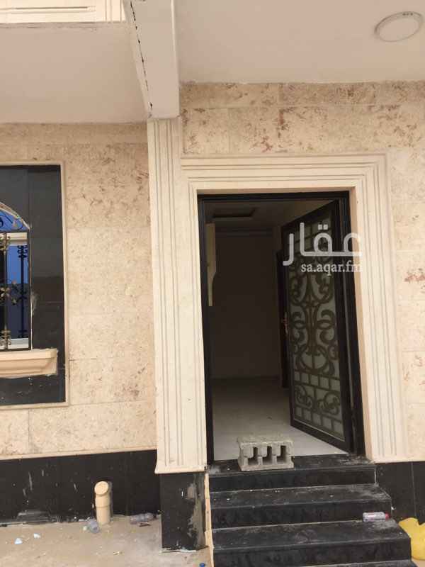 1538796 دور ارضي الحي التاسع المجاور للعاشر طريق المطار
المساحه 500
الواجهه جنوب
ثلاث شوارع جنوب شارع 24 زايد مواقف 8 متر
غرب نافذ 8 متر
شمال شارع عشرين متر
مجلس رجال + مقلط + مجلس نساء + اربع غرف نوم وحده ماستر + صاله +مطبخ + غرفه غسيل ملابس