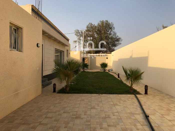 1578062 يقع الشاليه غرب البصر ويتكون من ملحق و٣ غرف نوم مع ثلاث دورات مياه ومستودع وغرفة للسائق وكذلك الخادمة وصاله واسعة ومطبخ ومسطح أخضر فسيح وخزان ماء واسع
ويقع على شارعين شرقي وغربي
جميع الشوارع عرض ١٥ متر
الماء والكهرباء واصل
المبنى مسلح ومعزول مائي وحراري
المواسير الماني
وافياش درجة عاليه ومضمونه