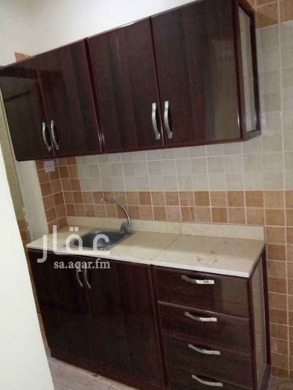 1581303 شقه للايجار عوائل
حي الملقا شارع الدهناء
غرفه وصاله ودوره مياه ومطبخ راكب مكيفات اسبلت تشطيب سوبر لوكس