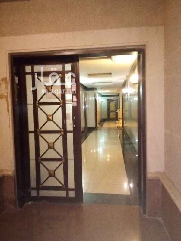 1587494 شقة للايجار عوايل
حي الملقا شارع وادي البطحاء
اربع غرفه وصاله وثلاث دورات مياه ومطبخ امريكي
راكب مكيفات اسبلت تشطيب سوبر لوكس