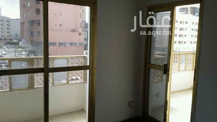 1496685 شقة غرفتين وصاله وحمامين ومطبخ راكب مكيفات ومطبخ وسخان والغاز مركزى والايجار شامل الغاز ويوجد مواقف سيارات بالعمارة والموقع متميز مقابل مركز الرصيص وبالقرب من مجمع الموسى .