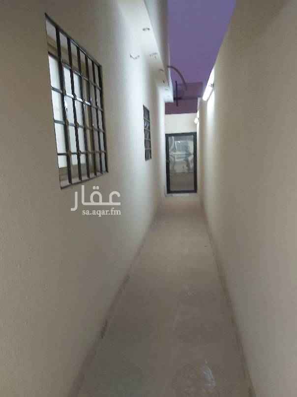 1646253 شقتين تتكون كل وحدة من ٣ غرف وصاله وحمامين ومطبخ غير راكب ونضامها مكيف اسبليت غير راكب شقه الدرو الثاني وشقه ف الدور ٣ مع السطح