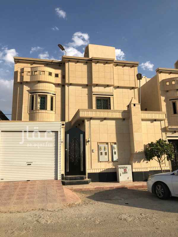 1701154 دور ارضي الايجار
مدخل سياره . ملحق خارجي . مجلس رجال . دورة مياه رجال . مقلط رجال . صالة نساء . عدد ٣ غرف نوم . دورة مياه نساء
مطبخ راكب
مكيفات راكبه
الدور مستخدم