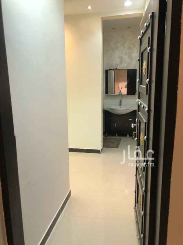1701173 دور علوي الايجار
مدخلين مدخل رجال ، مدخل نساء
مجلس رجال . مقلط رجال . صالة نساء . مطبخ
عدد ٣ غرف نوم
دورة مياه نساء
الدور مستخدم بس شبه جديد
مطبخ راكب
مكيفات راكبه