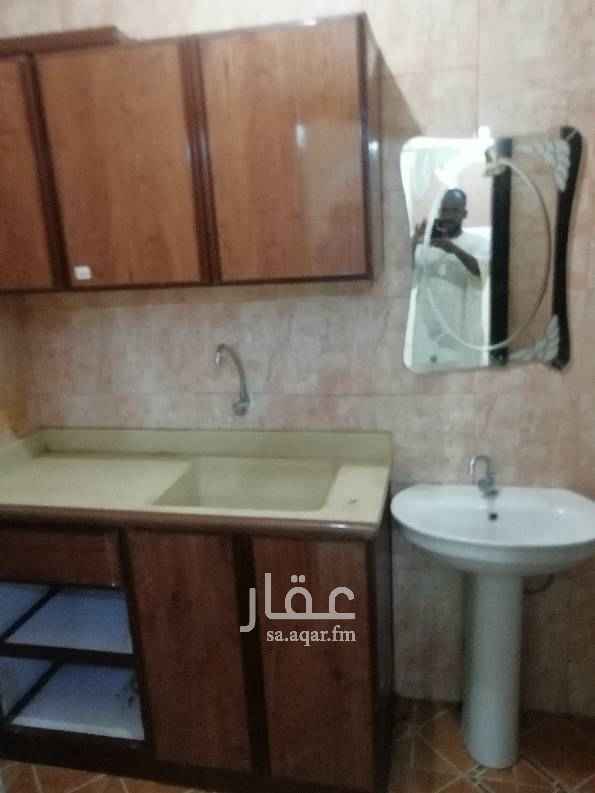 1763850 غرفه عذاب الدور الأرضي مفروشه تشمل مكيف ومطبخ راكب وحمام وثلاجه وسرير ودولاب ملابس شامله الصرف الصحي والمياه والكهرباء المطلوب 1200 شهري للتواصل 0541124731