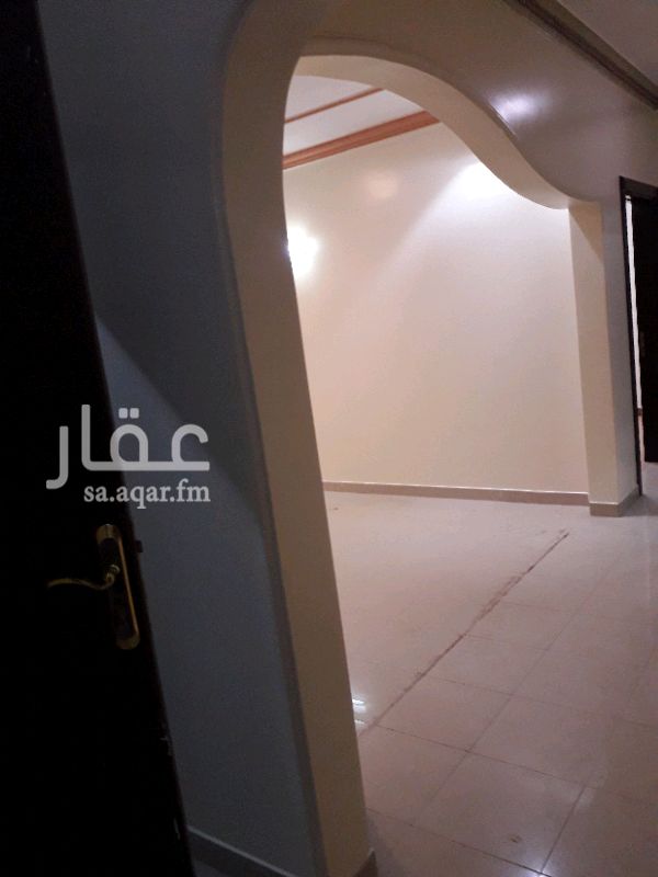 1291555 شقه ملحق ثلاث غرف ومطبخ وصاله راكب مكيفات راكبة ٢دورة مياه وسطح واسع