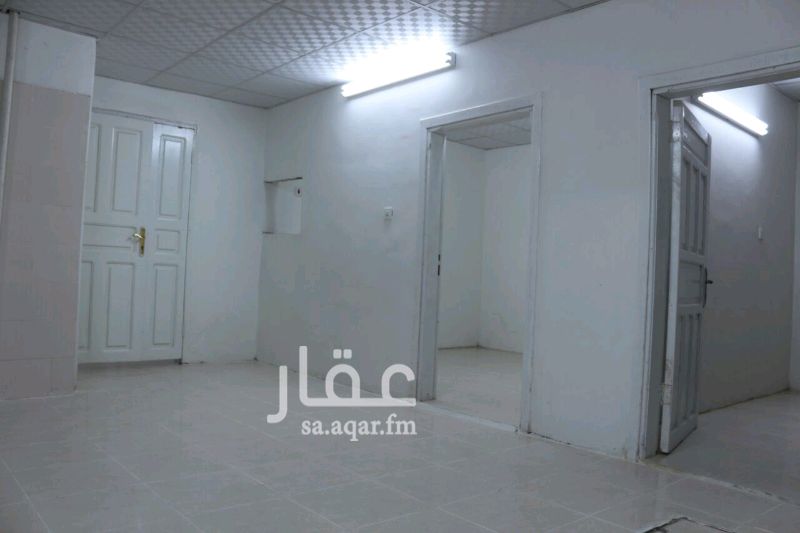 947611 بيت شعبي للبيع
حي العزيزية الجديدة
خلف عمارة لجنة السعودة
قريبة من روضة ومدارس الملك عبدالعزيز
البيت مكون من دورين مستقلين
كل دور ٤غرف وصالة ودورتين مياه ومطبخ
مرمم ترميم جديد وتشطيب ممتاز
المطلوب ٢٢٠ ألف