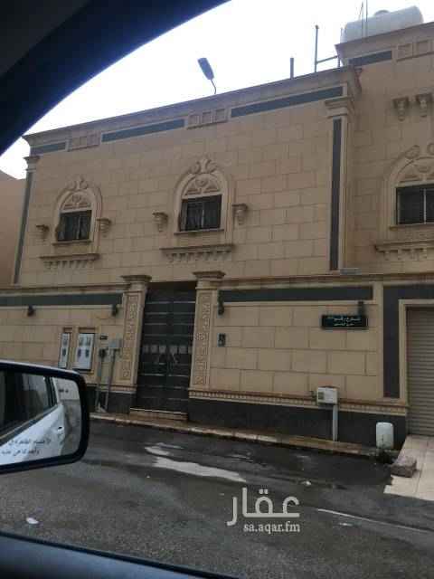 1492211 فيلا للايجار حي الياسمين مربع ١٧ مدخل سياره وحوش غرفة سايق تحت مجالس وفوق ٣غرف نوم وفوق غرفه وحمام مطبخ المكيفات راكبه اسبيلت الدور الارضي مؤثث العلوي يوجد به غرفة نوم واذا ما تبغي الأثاث صاحب البيت بيشله الفيلا حلوه جدا جدا الايجار٨٠٠٠٠الف دفعتين ٧٥٠٠٠الف دفعه واحده عندي الصور الي يبغي يشوف الصور