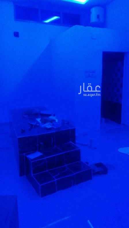 1582514 محل مساج وحمام مغربي متكامل ..الشاهد الله أن المحل كلفني اكثر من 100 الف ريال .. بناء غرف وبويات وديكور وكهرباء ومعدات كامله ناقصه 4 مكيفات وعمال فقط وباقي في اجاره 3 اشهر .. الباب الرئيسي ع الشارع العام و المحل على شارعين .. المحل الوحيد من نوعه فالمنطقه ..
سبب البيع محتاج ماده