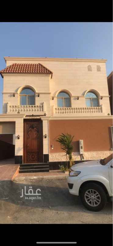 1750935 للبيع فيلا حي الصواري ابحر الشماليه مساحتها 375متر تتكون دورين وملحق الدور الارضي مجلس ومقلط وصاله ومطبخ كبير بمنافعها الدور الثاني 4غرف نوم وصاله ومطبخ صغير بمنافعها والملحق غرفتين نوم مع صاله بمنافعها وغرفة شغاله وغرفة غسيل وسطوح مطلوب مليون ونص نهاي