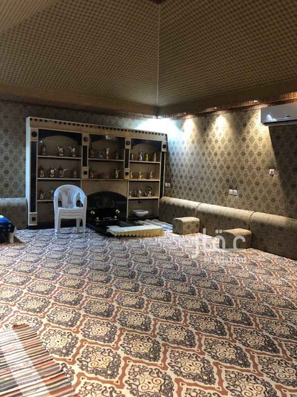 1555834 قسم الرجال ب 1500
قسم الحريم ب 1000
قسم الرجال يتكون من ثلاث مجالس ومطبخ وحماميم
قسم الحريم ثلاث مجالس ومطبخ وحمامين