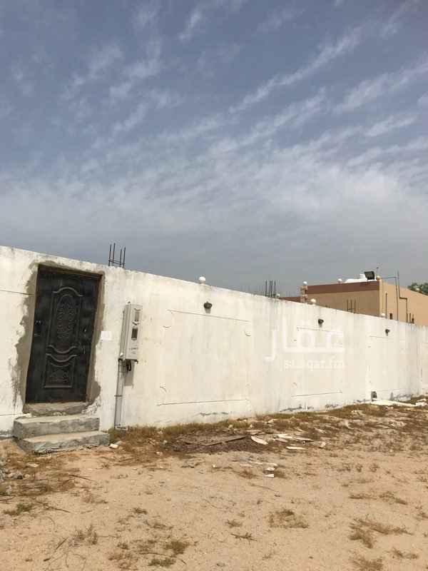 1489169 بيت مسلح للايجار مكون من عدد٢ غرفه وحده ٨*٥ والثنيه ٥*٤و١ دورة مياه ومطبخ وحوش كبير يصلح للاستثمار كاستراحه او سكن عمال شركات الموقع منطقة الخمره مخطط البركه شرق طريق جيزان للتواصل ٠٥٤١٣٧٨٢٣٨ او ٠٥٩٨٥١٣٨٥٥