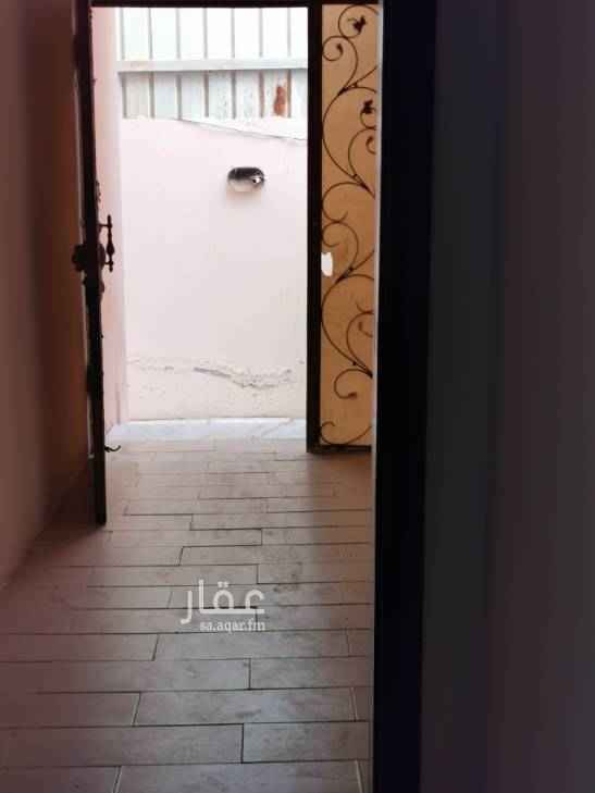 1755921 شقة مكونة من ثلاث غرف ومطبخ وثلاث حمامات مدخل منفصل
الايجار شهري1500جريال شهري مقدم كل اول شهر