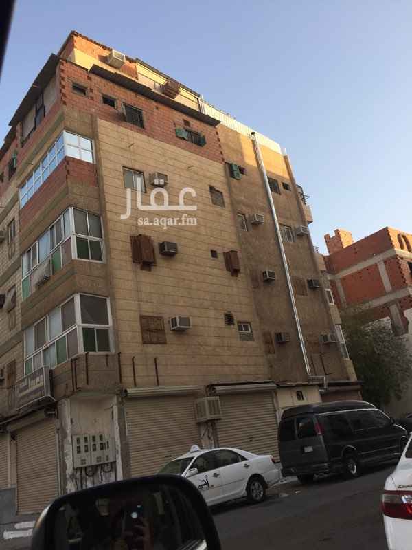 1117866 عمارة تجاري سكني ثلاث واجهات متساوية قريب جدا من الحرم خطواااااات من الحرم ممكن تحويلها فندق بالمركزية الجديدة وبسعر مغري جدا ...
فقط 8 مليون
الدخل الحالي للشقق والمحلات تقريبا 250 الف ريال
العنوان:.العوالي بالقرب من الحراج القديم تبعدعن الحرم 1200 م تقريبامساحتها 386م 2واربعة ادوار 9 شقق وملحق مؤجرة بالكامل.
عمرها تقريبا 30 سنه
كل شقه اربع غرف وصاله ومطبخ وحمامين
الواجهات 3 متساوية تقريبا فيها 4محلات
الموقع:
Dropped Pin
https://goo.gl/maps/NRfxbKgciMJ2
نرحب بالوسطاء والمسوقين ...