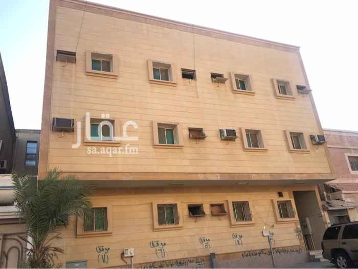 1742421 للايجار شقق عوائل بالثقبة بجوار بنك الرياض