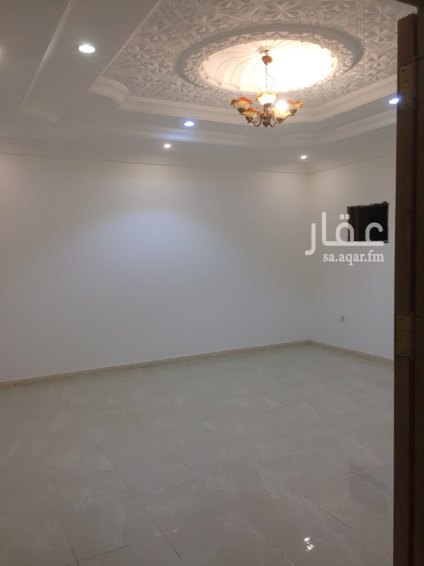 1693677 للايجار شقة مجددة ثلاث غرفة وصالة مدخلين بالدور الثالث بجانب مسجد البر عداد مشترك
جوال / 0504618769
