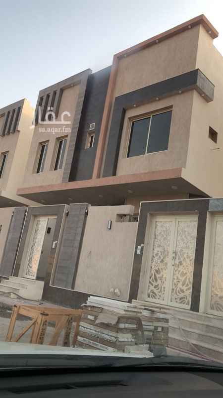 1729029 فيلا دورين مساحة ٣١٢الدور الارضي مفتوح والدور الثاني شقتين من ثلاث غرف .
