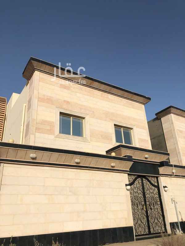 1586487 للبيع عمارة سكنية جديدة بمخطط الملك فهد بالمدينة المنورة، مكونة من بدروم، دور ارضي، دور اول، و ملحق. (كل دور شقة)
كل شقة مكونة من 5 غرف + 4 حمامات + صالة + مطبخ + خزين
المحلق عبارة عن غرفتين وصالة كبيرة ومطبخ نظام امريكي مكشوف على الصالة وعدد 2 حمام وسطح خاص
مساحة الدور الأول 233 م2
وباقي الشقق مساحتها 220 م2
مصعد مؤسس . يوجد بعض النواقص لم تستكمل وفي حال الرغبة دفعة اولى 100 الف ريال كعربون والتسليم ع المفتاح خلال 8 اسابيع
المطلوب مليون وثمنمائة الف ريال غير قابل للتفاوض