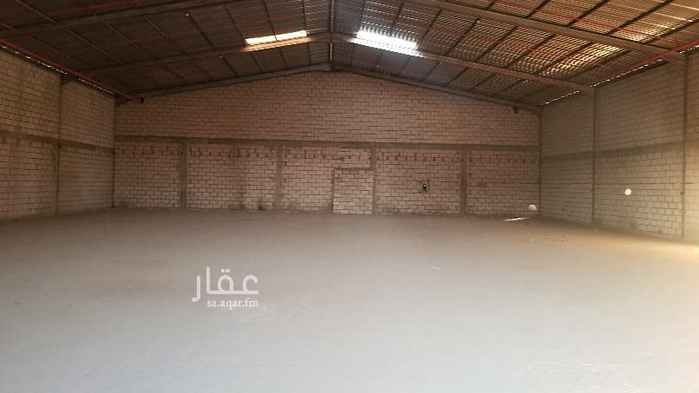 1702376 مستودع للايجار مساحة ٩٠٠