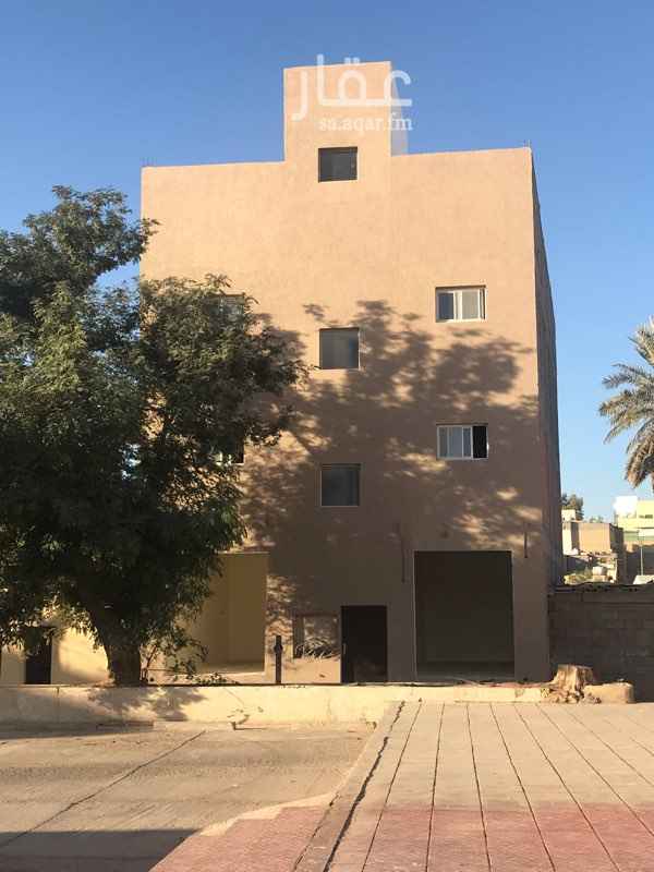 1612003 مستودعين في السوق الداخلي غرب جامع الخريصي
محكمات سقف صبة اسفل العمارة باب رول
مع وجود كهرب السعر للمستودع الواحد
التواصل عن طريق الواتس آب فقط