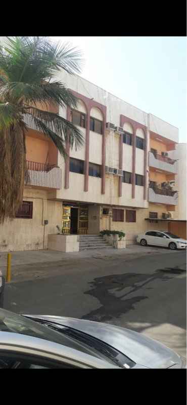 1207503 عمارة في الروضة مساحة 550متر شارع 15 شمالي 3 ادوار عدد 6 شقق من 5غرف وصالة وحمامين السعر 2مليون