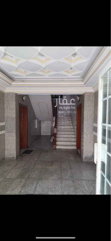 1429410 للبيع عماره حي الروضه على شارعين مساحتها 500متر شارع جنوبي وشارع شرقي الشوارع 15متر عدد الشقق 6شقق من 5غرف بنافعها عمر العقار 18سنه الدخل 160الف مطلوب 2مليون و800الف ريال