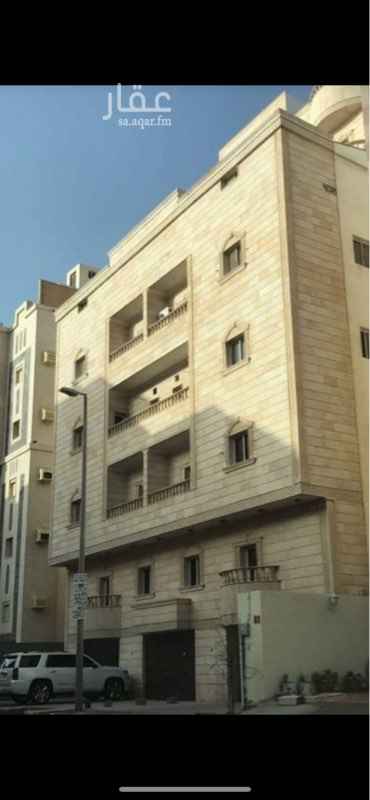 1509682 لللبيع عماه سكنيه استثماريه في مخطط الفهد شرق السريع مساحتها 660متر تتكون من 6ادور دور مواقف وغرفتين حارس وسواق وفيها 12شقه 8شقق من 5غرف واربع شقق من 3غرف وفيها دورين فيلا مساحة العمر 6سنوات الدخل 330الف ريال المطلوب 3مليون ونص تفاوض