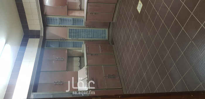 1749795 شقة نظيفة مكونة من ثلاث غرف وصاله
دفعه واحده : ١٥٠٠٠
دفعتين : ١٦٠٠٠