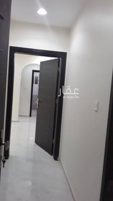1717214 اغتنم فرصه و تملك شقه بمدينه جده غرفتين وصاله ومطبخ ٢حمامات ثلاث غرف اربع غرف وثلاثه دورات مياه اغراغ فوراي. ٥غرف ٦غرف ٧ غرف ٨غرف. تشطيب فاخر. قريب الخدمات قريب الشارع العام قريب المسجد ضمانات على السباكه والكهرباء ٥سنين على المبنى 25 سنه تقبل كاش أو بناك الاستفسار ٠٥٤٦٥٥٦٧٤٠