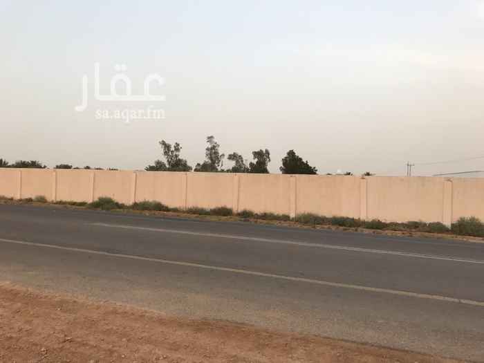 1501482 مزرعه بها 500 نخله مثمره مساحتها 30608 م ببريده طريق صوامع الغلال
وحدوده كتالي ؛
شمالا شارع عرض 20 م بطول 127 م
جنوبا شارع عرض 20م بطول 177 م
شرقا جار بطول 200م
وغربا شارع اسفلت صوامع الغلال عرض 30م بطول 206م